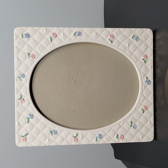 Quilted Ceramic Shabby Chic Floral Large Picture Frame - Picture 2 of 9